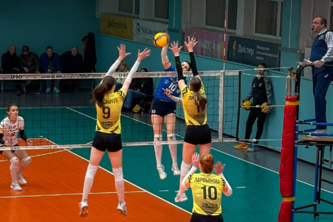 Суперліга з волейболу. Жінки. Матчі 2 листопада. Дивитись онлайн LIVE