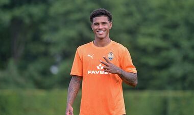 «Фальшиві бразильці?» Легіонер Шахтаря потролив Дениса Попова