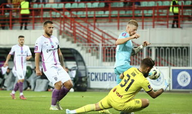 With a car and a penalty. Kudrovka won the epicenter