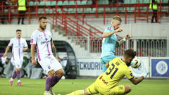 With a car and a penalty. Kudrovka won the epicenter