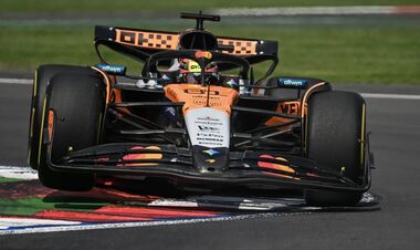 Макларен пояснив відсутність оновлень попри загрозу з боку Ферстаппена