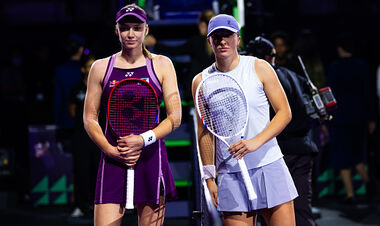6:0. Рыбакина разбила Свентек на WTA Finals после проигранного первого сета