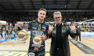 Олег Плотницький став гравцем місяця у Перуджі. Двічі отримував звання MVP