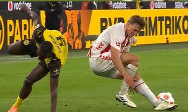 Жахлива травма у Бундеслізі. Захисник Кельна отримав травму коліна