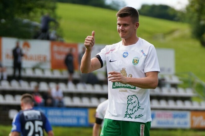 ВІДЕО. Дика помилка воротаря. Карпати вийшли вперед у матчі з ЛНЗ