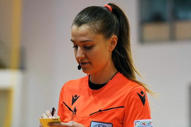 Украинка будет обслуживать матчи первого в истории женского ЧМ по футзалу