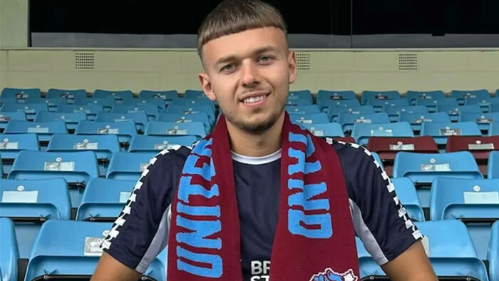 ФОТО. Англійського футболіста поранили в поїзді. Він у лікарні