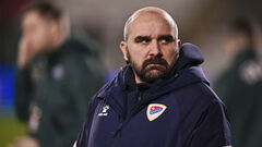 ФОТО. Футбольний тренер помер посеред матчу. Йому було всього 44 роки