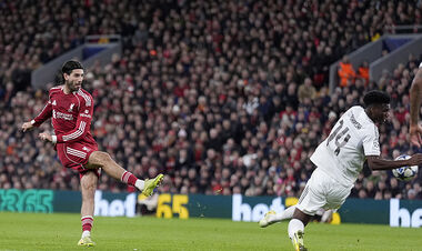 ФОТО. Игра рукой: судья не назначил пенальти для Ливерпуля в матче с Реалом