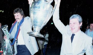 The coach who won the most sensational victory in the history of the Champions League has died