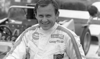 ФОТО. Осквернили могилу легендарного пилота и основателя команды Ф1