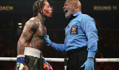 Former champion: This is the dumbest boxer in the world. 40 million flushed down the toilet