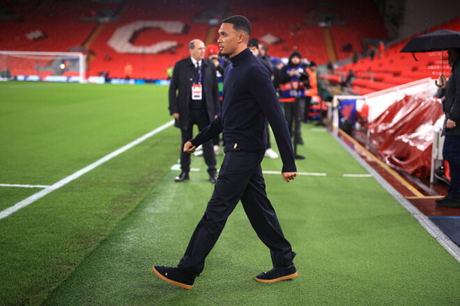 ВИДЕО. Фанаты Ливерпуля освистали Трента перед матчем с Реалом на Энфилде