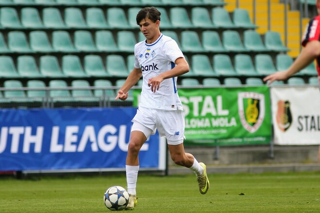 ЛЮСИН: «Динамовцы за два дня уже привыкли к искусственному полю»