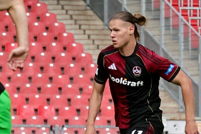 «Я смеялся». Степанов отреагировал на свои сравнения с Холандом