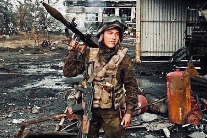 Схилимо голови. 18-річний кіборг з Правого сектору став Героєм України