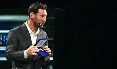 ФОТО. Месси получил ключ от Майами от мэра Суареса. Что это?