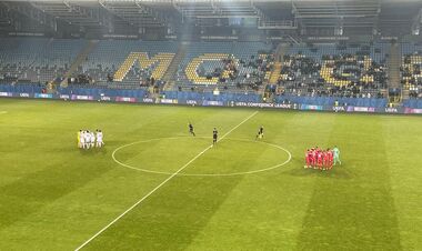 ФОТО. Минута молчания. Динамо и Зриньски почтили память Младена Жижовича