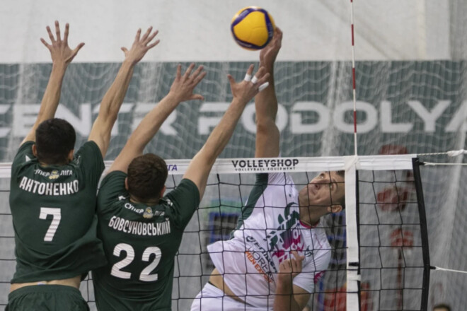 Волейбольна Суперліга. Матчі 6 листопада. Дивитись онлайн LIVE