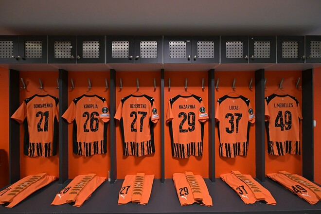 ФОТО. Роздягальня Шахтаря перед матчем з Брейдабліком