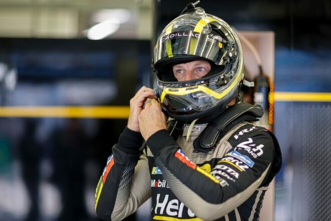 ФОТО. Чемпіон Ф1 здивував дизайном шолому для останньої гонки у кар’єрі