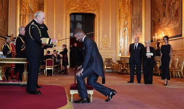 ФОТО. Дэвид Бекхэм стал рыцарем – и даже король Чарльз восхитился им