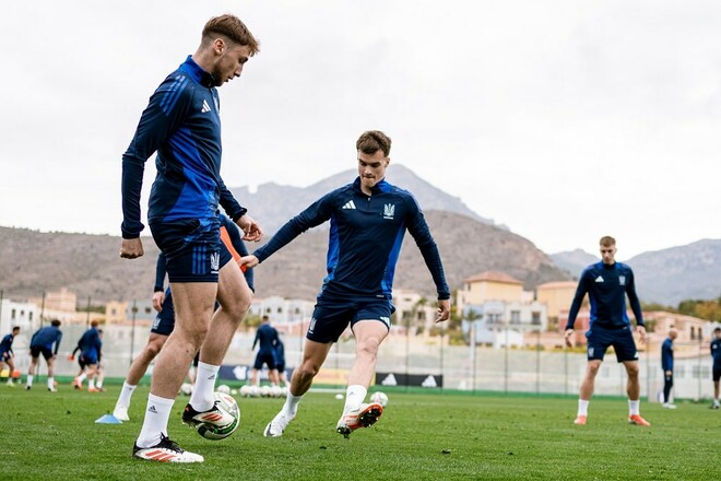 ОФІЦІЙНО. Ребров вніс дві зміни у склад збірної України