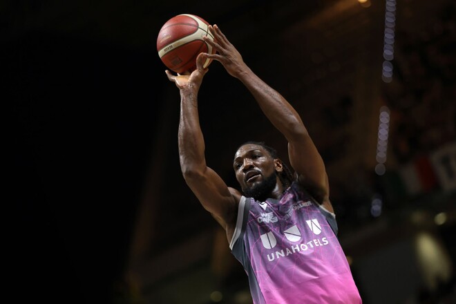 Чемпион мира в составе сборной США переходит в клуб Евролиги