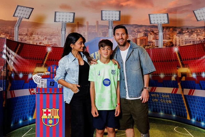 ФОТО. Турецкие болельщики пришли к Лионелю Месси – футболист в шоке