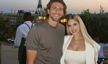 ФОТО. Жена Забарного показала роскошный презент от мужа. Свидание удалось