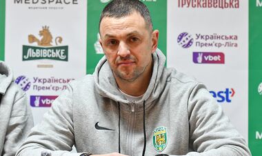 Тренер Карпат: «Об этом все молчат. Все ждали, но никто не говорит»
