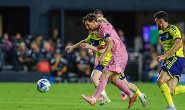 ВИДЕО. Дубль и ассист Месси вывели Интер Майами в четвертьфинал МЛС