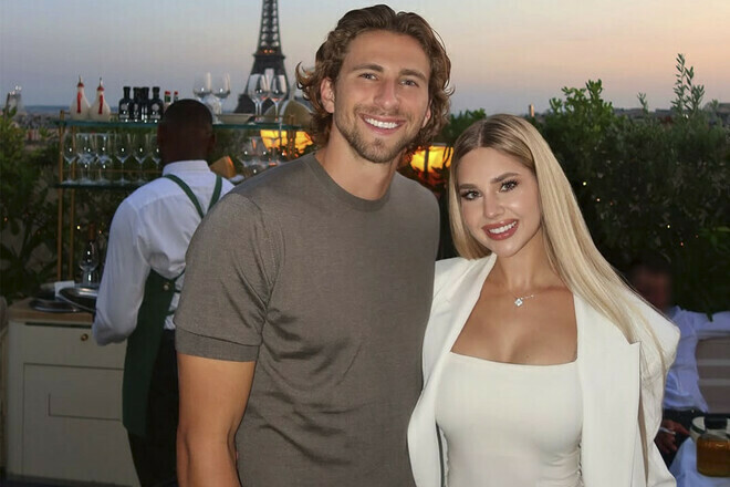 ФОТО. Дружина Забарного показала розкішний подарунок. Побачення вдалося