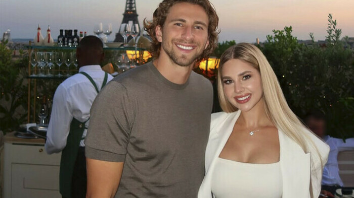 ФОТО. Жена Забарного показала роскошный презент от мужа. Свидание удалось