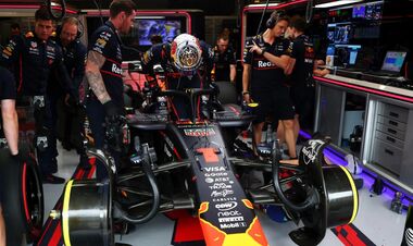 Ферстаппен потерял позиции на старте Гран-при Бразилии. Получил новый мотор