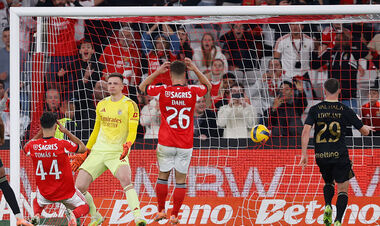 ВИДЕО. Автогол года. Трубин отбил пенальти и получил в девятку от своего же