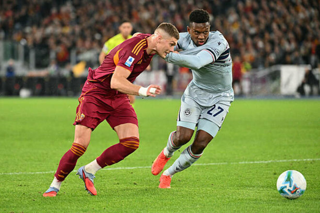 Травма Довбика. Рома без українця забила два м'ячі та виграла матч Серії А