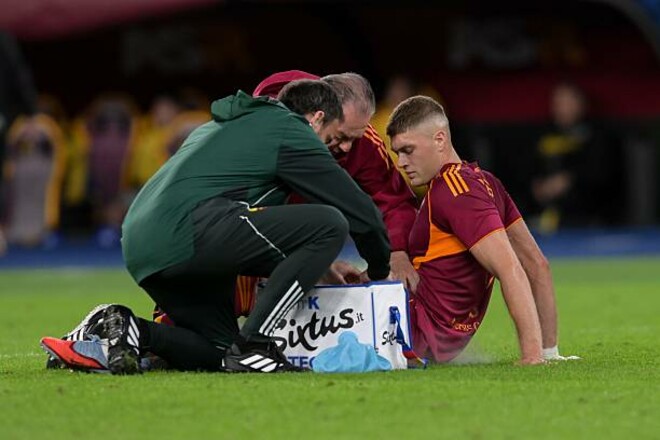 Стала известна оценка Довбика за матч, в котором он получил травму