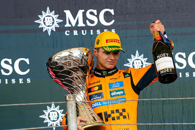 Впервые в истории. Пилот Ф1 выиграл свои 11 первых гонок на разных трассах