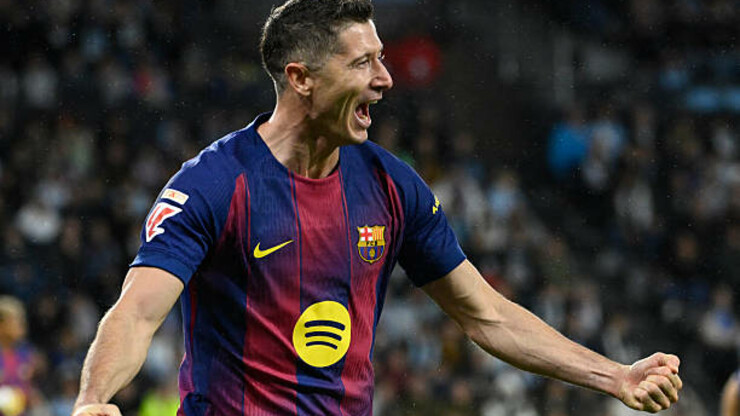 Хет-трик от Левандовски, гол Ямаля. Барселона приблизилась к Реалу