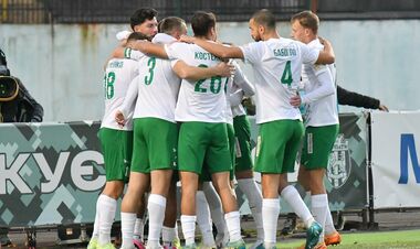 ВИДЕО. Чемпионов бьют во Львове. Карпаты забили два гола в ворота Динамо