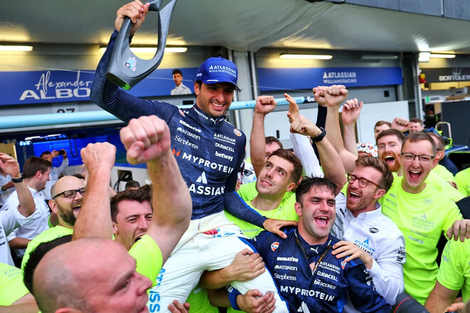 «Меня не интересует». Пилот Ф1 резко отреагировал на сравнение с Хэмилтоном