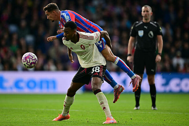 Кристал Пэлес накануне матча с Динамо создал сенсацию в игре с Ливерпулем