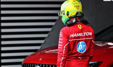 Льюїс ХЕМІЛТОН: «Це кошмар, у якому я живу. Мріяв виступати за Феррарі»