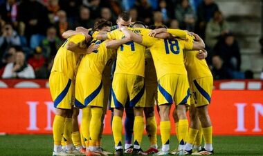 Сборная Украины отправилась в Польшу. К команде присоединился игрок Динамо