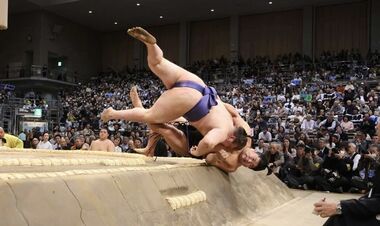 Украинец Явгусишин начал турнир в Фукуоке в новом ранге и с двух побед