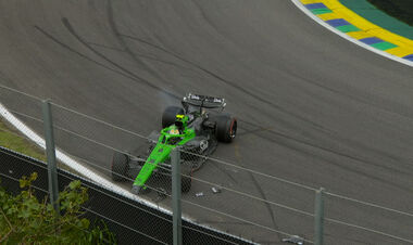 Пілот Ф1:  «Він постійно вибиває людей. Ніколи не дивиться у дзеркала»