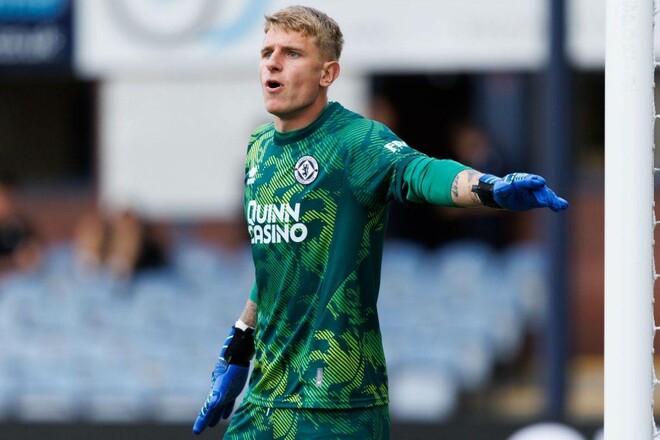 ВИДЕО. Мяч в спину. Украинский вратарь отметился автоголом в Шотландии