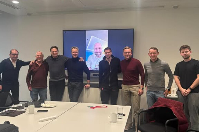 ФОТО. Его не узнать. Мудрик кардинально сменил имидж