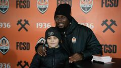 ФОТО. Лассина Траоре встретился с болельщиками Шахтера во Львове